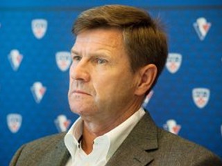 Tréner Rostislav Čada sa vracia do Slovana po vyše piatich rokoch. Za asistentov si vybral Svatopluka Číhala a Romana Stantiena.