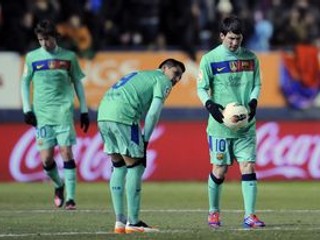 Hráči Barcelony po zápase v Pamplone.