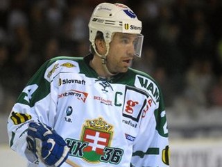 Žigmund Pálffy hrá po návrate z NHL v extraligovej Skalici od roku 2007. V materskom klube chce zostať aj v budúcej sezóne.