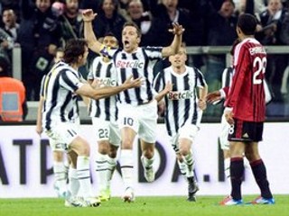 Del Piero oslavuje prvý gól.