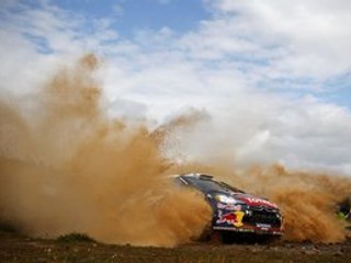 Miko Hirvonen na svojom Citroene DS3 WRC.