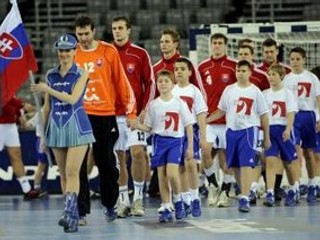 Na hádzanárskom Bring Cupe boli nad sily Slovákov aj Rusi