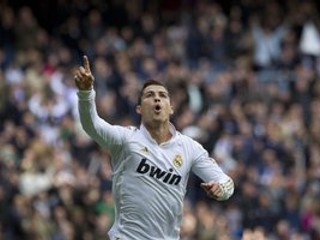 Cristiano Ronaldo z Realu Madrid dal v tejto sezóne v španielskej lige už štyridsať gólov, o gól viac ako Messi.