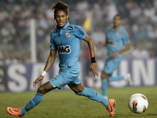 Neymar zo Santosu je hlavnou hviezdou klubu aj súťaže.