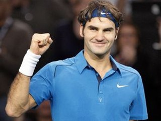 Federer sa vo finále turnaja v Paríži stretne s Tsongom