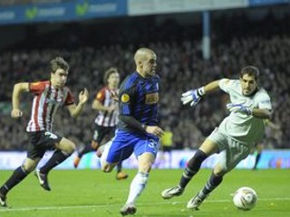 Šebo  dal v Európskej lige svoj prvý gól. Okabátil váhajúceho brankára  Iraizozu, ktorý zle odhadol situáciu.