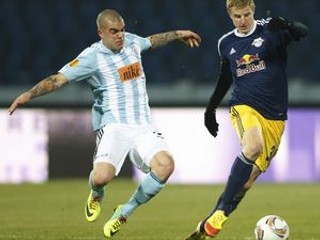 Filip Šebo (vľavo) v súboji s Martinom Hintereggerom.