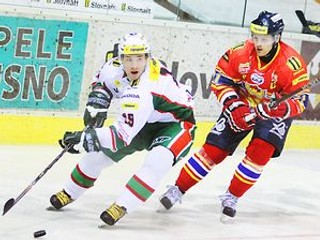 Marek Slovák zo Zvolena a Michal Šátek zo Skalice (sprava).