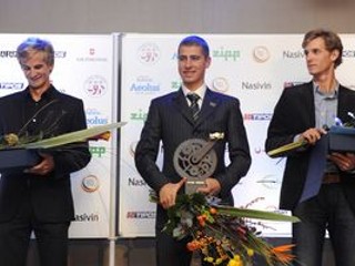 Peter Velits (vľavo) na vyhlasovaní najlepšieho cyklistu Slovenska s bratom Martinom (vpravo) a Petrom Saganom.
