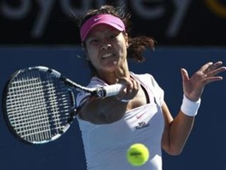 Na Li zdolala v troch setoch v Sydney Petru Kvitovú.