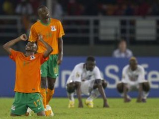 Rainford Kalaba zo Zambie oslavuje gól v sieti Senegalu.