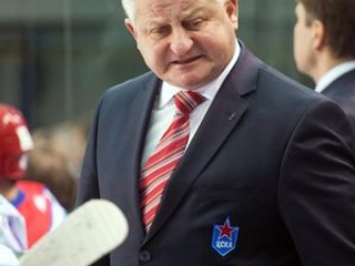 Július Šupler na striedačke CSKA Moskva. Vo štvrtok hrá jeho tím v Poprade (zápas od 19.00 vysiela Sport1).