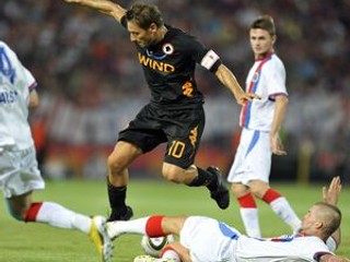 Francesco Totti (s číslom 10).