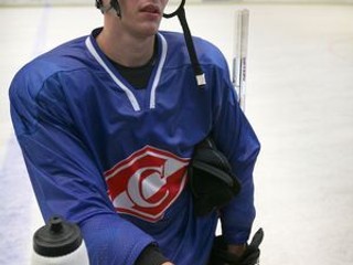 Juraj Mikúš je po J. Lacovi, Mihálikovi, Mezeiovi, Štrbákovi, Bartečkovi, Nagyovi, Hunovi, Ölveckom a Špirkovi ďalším Slovákom v tíme HC Lev.