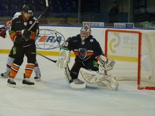 Brankár Ján Laco vychytal v poslednom stretnutí HC Poprad proti Novokuznecku nulu.