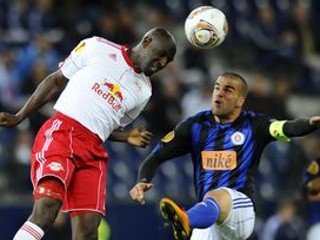 Filip Šebo (vpravo) má špeciálnu motiváciu. Zaútočí na tím, ktorý vedie jeho bývalý tréner Antoine Kombouare.