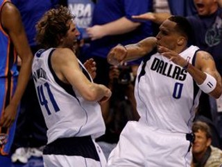 Dirk Nowitzki (vľavo) a Shawn Marion.