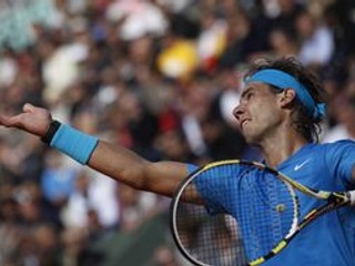 Nadal odvrátil osem setbalov a postúpil do 3. kola Roland Garros