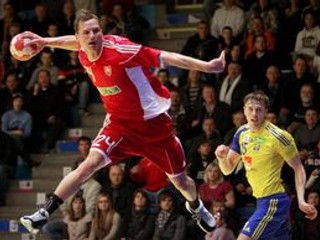Martin Straňovský (25), ľavé krídlo. Hráčom Barcelony sa stane o rok  (od sezóny 2012/13), keď sa mu skončí zmluva v jeho súčasnom klube Ademare Leon.   V uplynulom ročníku bol druhým najlepším strelcom španielskej ligy. V 28 zápasoch dal 161 gólov. Najle