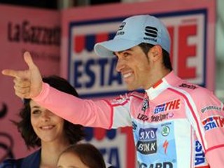 Snom Alberta Contadora je získať cyklistický grandslam. Vyhrať v jednom roku – Giro, Tour aj Vueltu. V máji triumfoval v Taliansku s obrovským náskokom. Teraz potvrdil štart na Tour de France. Či sa však odhodlá tento rok aj na Vueltu, je neisté.