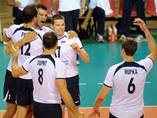 Slovenskí volejbalisti počas zápasu s Bieloruskom.