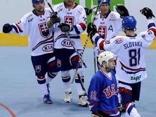 Slovenskí hokejbalisti zdolali Američanov a postúpili do semifinále