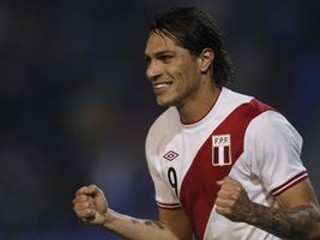 Peruánec Guerrero sa teší z víťazného gólu.