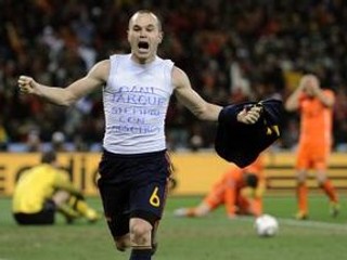 Espanyol vystavil Iniestovo tričko z finále MS 2010