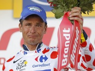 Dojatý Johnny Hoogerland v cieli po deviatej etape Tour de France.