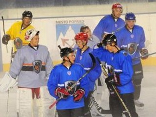 V prípravnom kempe HC Lev začalo 32 hráčov