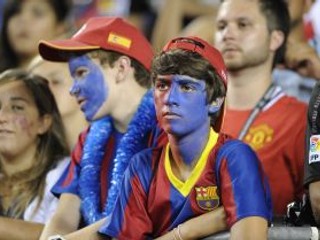 Na čele rebríčka klubov je FC Barcelona