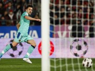 David Villa strieľa gól proti Realu Mallorca.