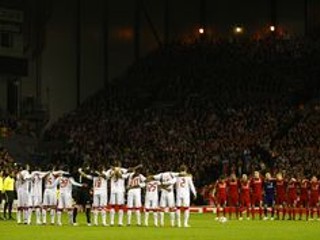 Futbalisti Bragy a Liverpoolu pred zápasom Európskej ligy UEFA.