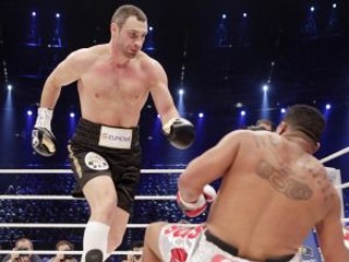 Vitalij Kličko poľahky obhájil titul majstra sveta