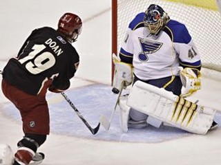 V bránke St. Louis Blues.
