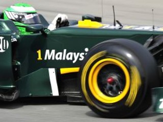 Spor medzi tímom Lotus a Group Lotus sa vyostruje