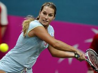 Dominika Cibulková prispela svojím postavením v rebríčku k "papierovej" kvalite víkendového súboja.