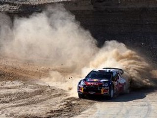 Sébastien Loeb na Rely Jordánska.