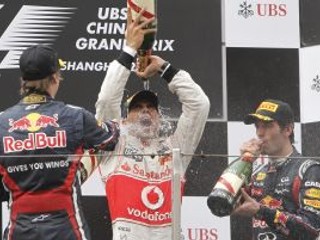 V Číne triumfoval Hamilton, spokojný aj Vettel