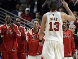 Chicago postúpilo do druhého kola play off