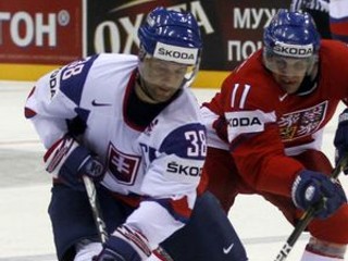 Pavol Demitra (v bielom)