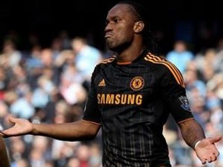 Útočník Chelsea Drogba mal maláriu