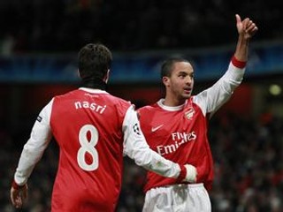 Theo Walcott a Samir Nasri z Arsenalu Londýn.