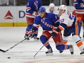 Marián Gáborík pomohol k výhre Rangers nad Islanders dvoma bodmi.