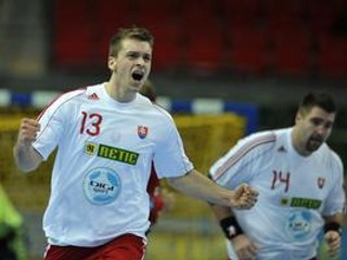 Ladislav Tarhai a Andrej Petro počas zápasu s Poľskom.