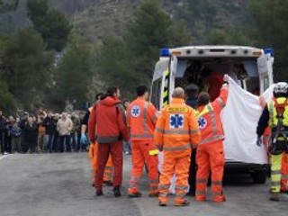 Animácia Kubicovej havárie: šmyk, náraz, rozbité auto