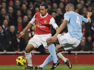 Theo Walcott (vľavo)