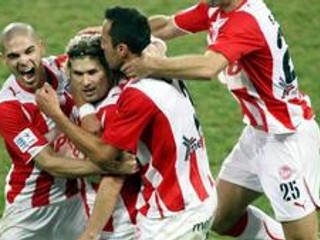 Mário Breška v objatí Petra Doležaja.