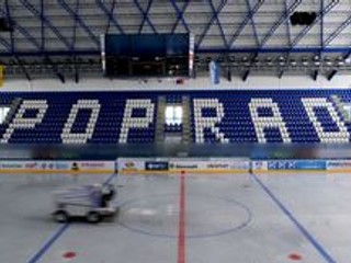 Na popradskom štadióne trénujú zatiaľ iba hokejisti HC Poprad.