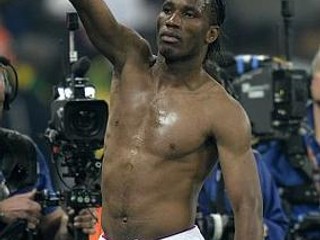 Drogba je po operácii slabín,  začiatok sezóny asi nestihne